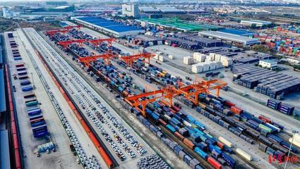 四川省政協委員程杰建議出臺政策減少中小企業貿易成本